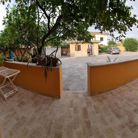 Monolocale Moreno Apartment Fiumicino Bagian luar foto