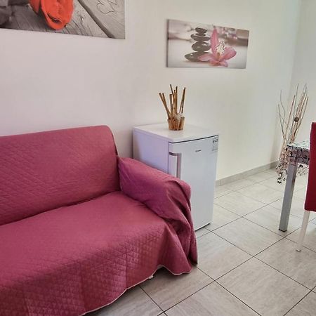 Monolocale Moreno Apartment Fiumicino Bagian luar foto