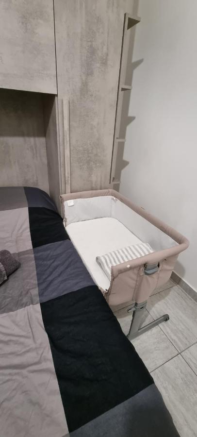 Monolocale Moreno Apartment Fiumicino Bagian luar foto